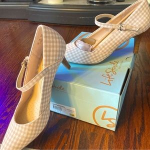 Women’s high heels. Brand: Life Stride. Size 9M.